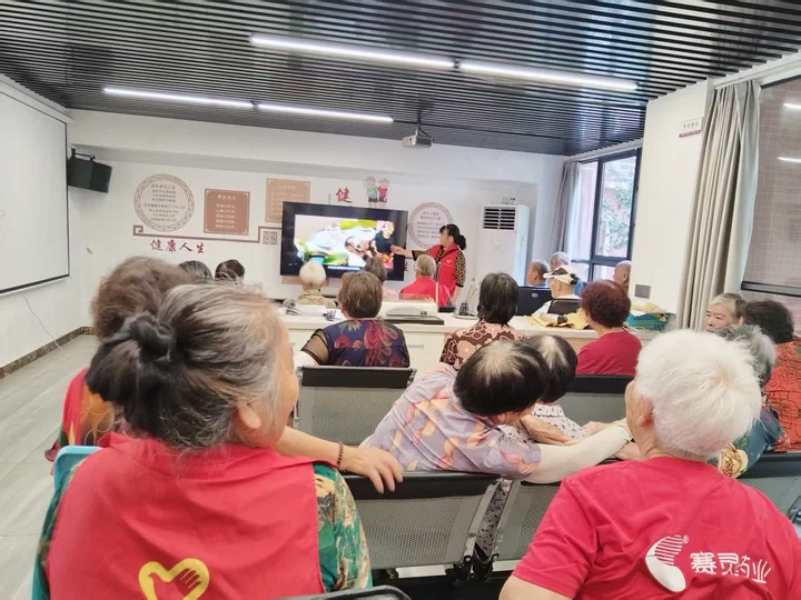粽香迎端午,温情伴长者:大集街南湖社区开展端午主题活动-图片1
