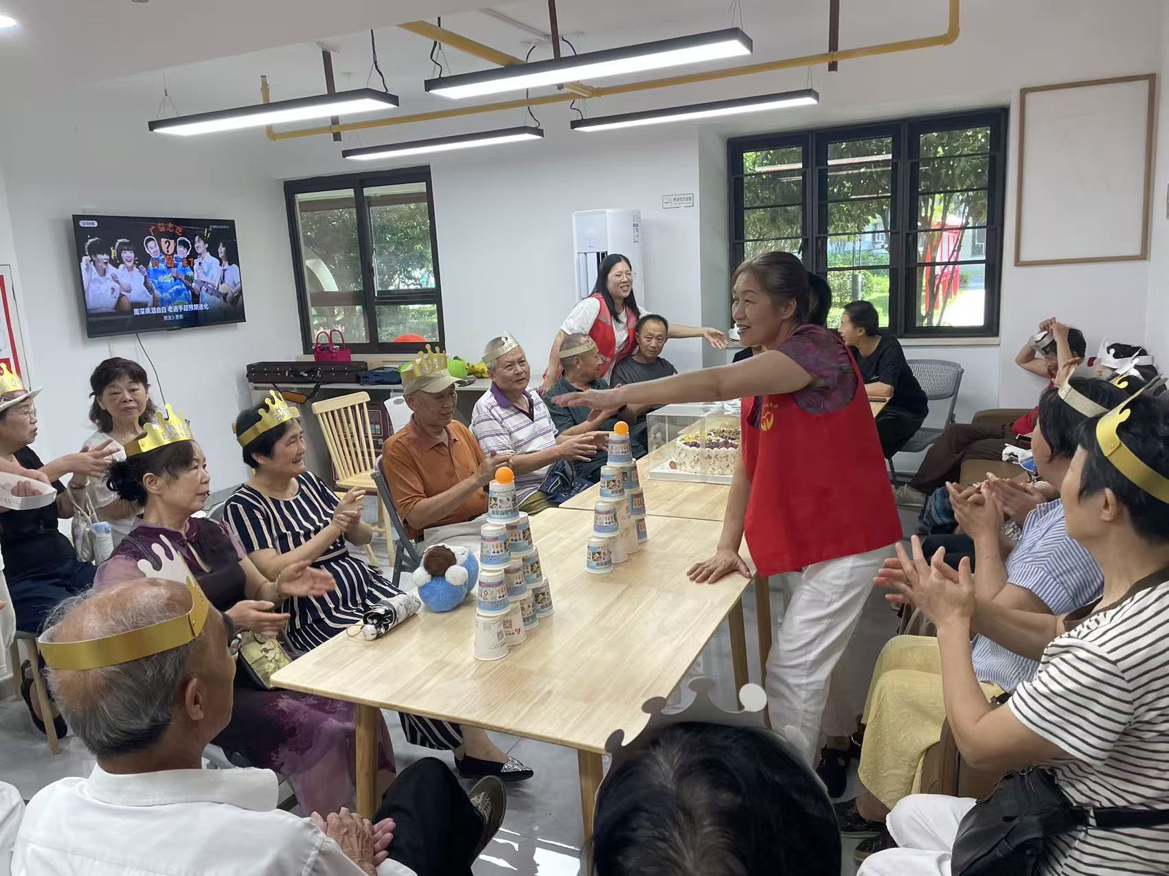 沌口街道永合社区:智慧助老跨越鸿沟,温情陪伴乐享生辰-图片2