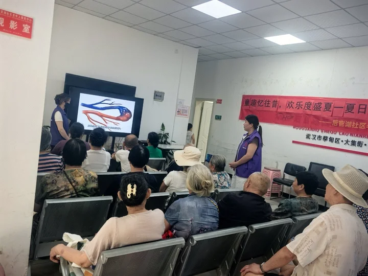 后官湖社区老年人服务中心:童趣忆往昔 欢乐度盛夏-图片2